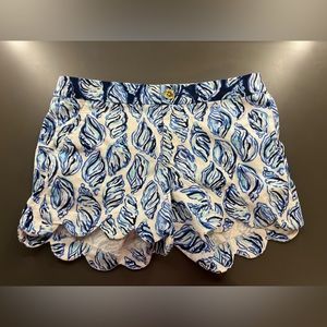 Lily Pulitzer shell print 5” Buttercup Scallop Hem Short
